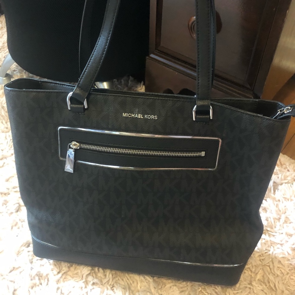 Michael Kors hand bag